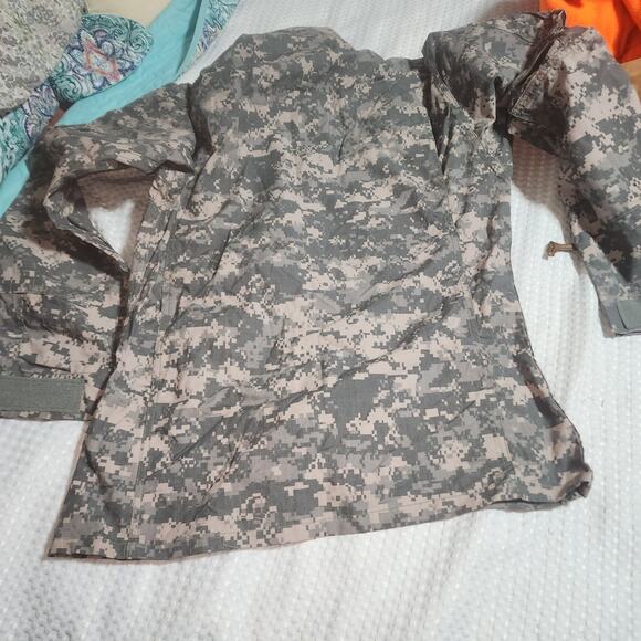 DEFENDER M NWT MENS SZ SMALL REGULAR DIGITAL CAMMO ARMY JACKET ZIP COAT (2) - Picture 8 of 8